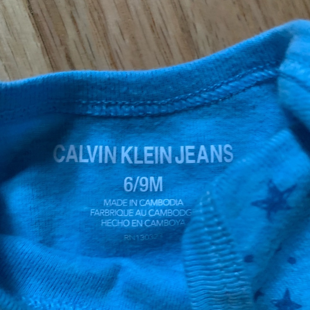 Calvin Klein Jeans 4 Pack Onesies - Picture 6 of 7